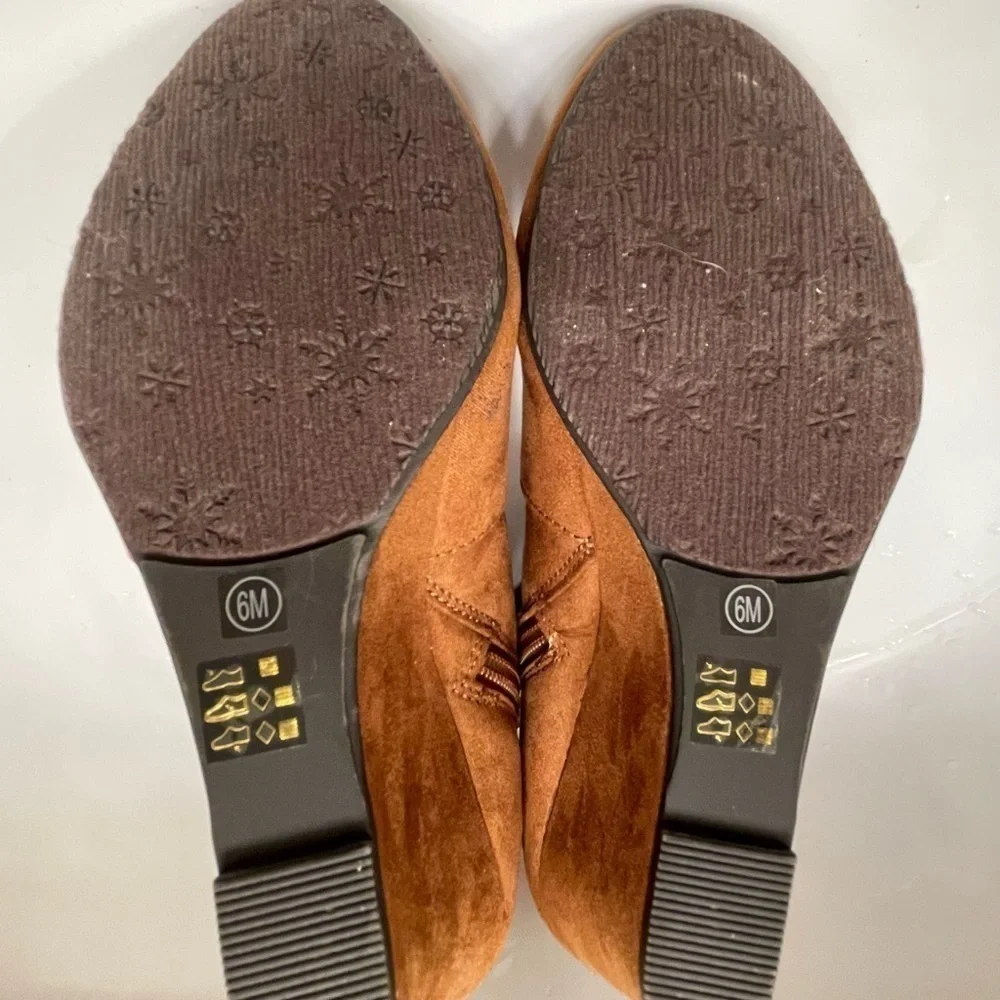 LC by Laundry women’s brown booties size 6M, lace up back zippered side